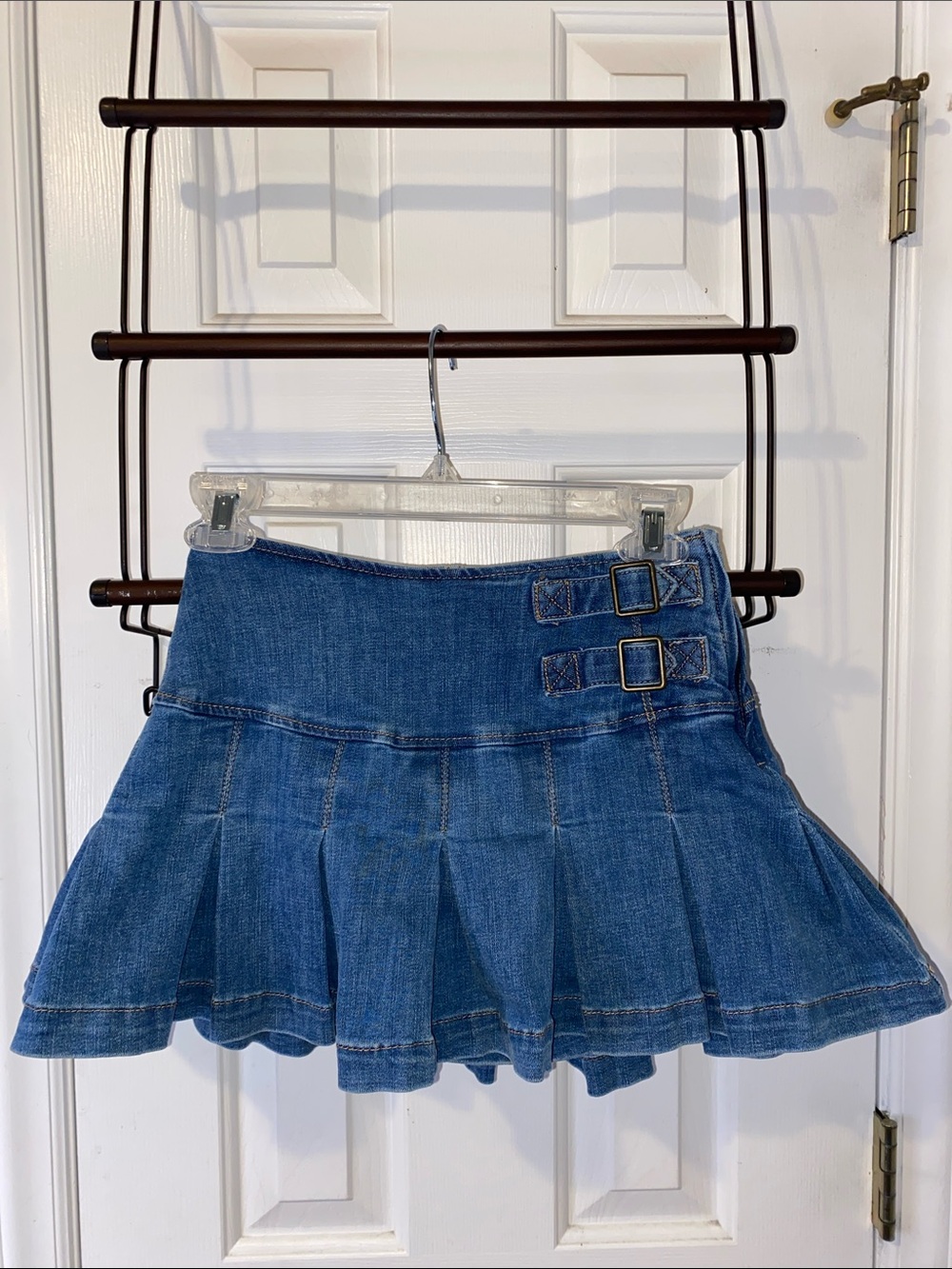 Preowned Wild Fable ruffled mini skirt with short, sz. 00
